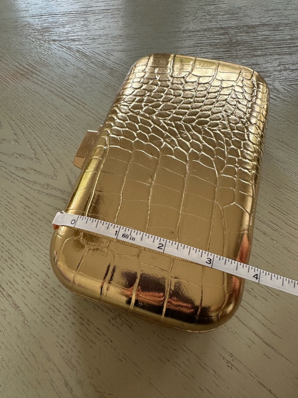 ‼️lower price‼️Gold clutch - Picture 7 of 7